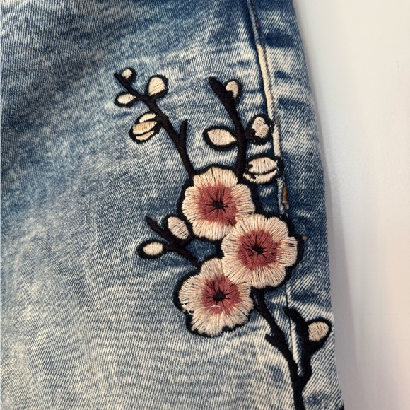 Embroidered 👖 - Picture 4 of 11